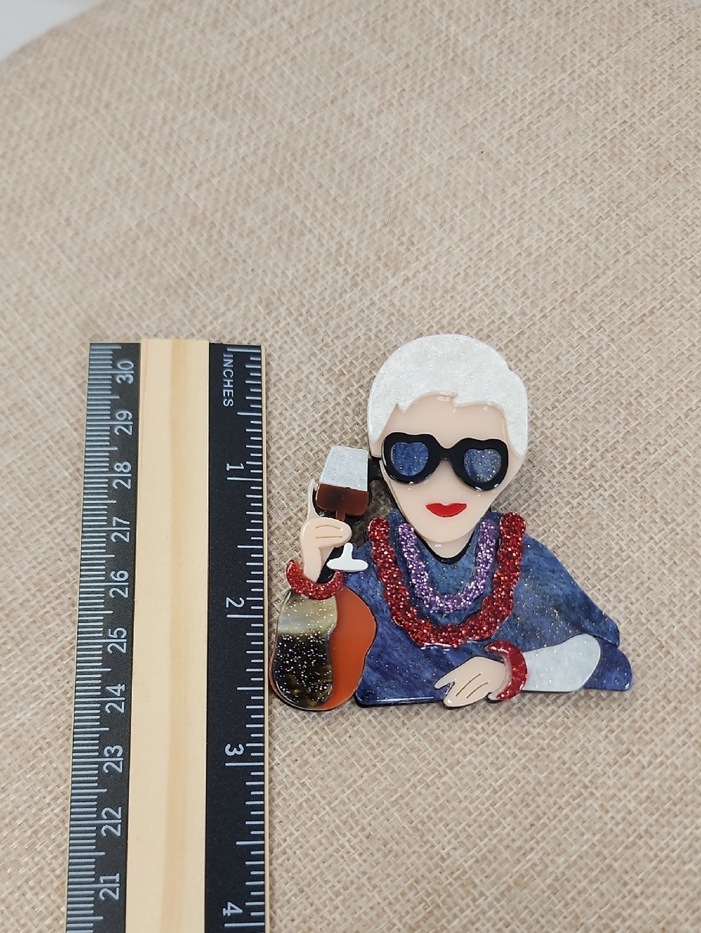 Quirky Grandma Lady Brooch Wine Glass Glitter Statement Pin OS - Picture 6 of 6